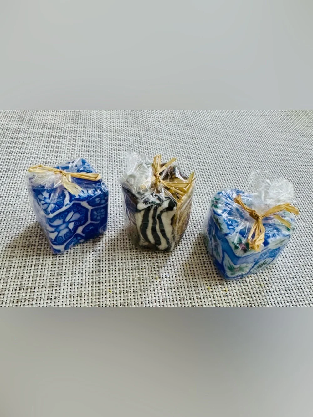 Elegant miniature candles. A set of three candles. Thanks to their unique design